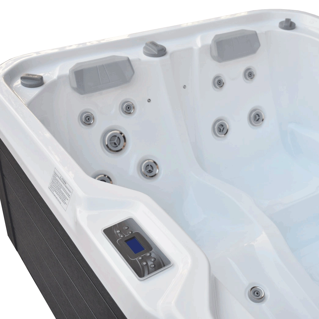 Fun for 3 - Oasis Spas Hot Tub