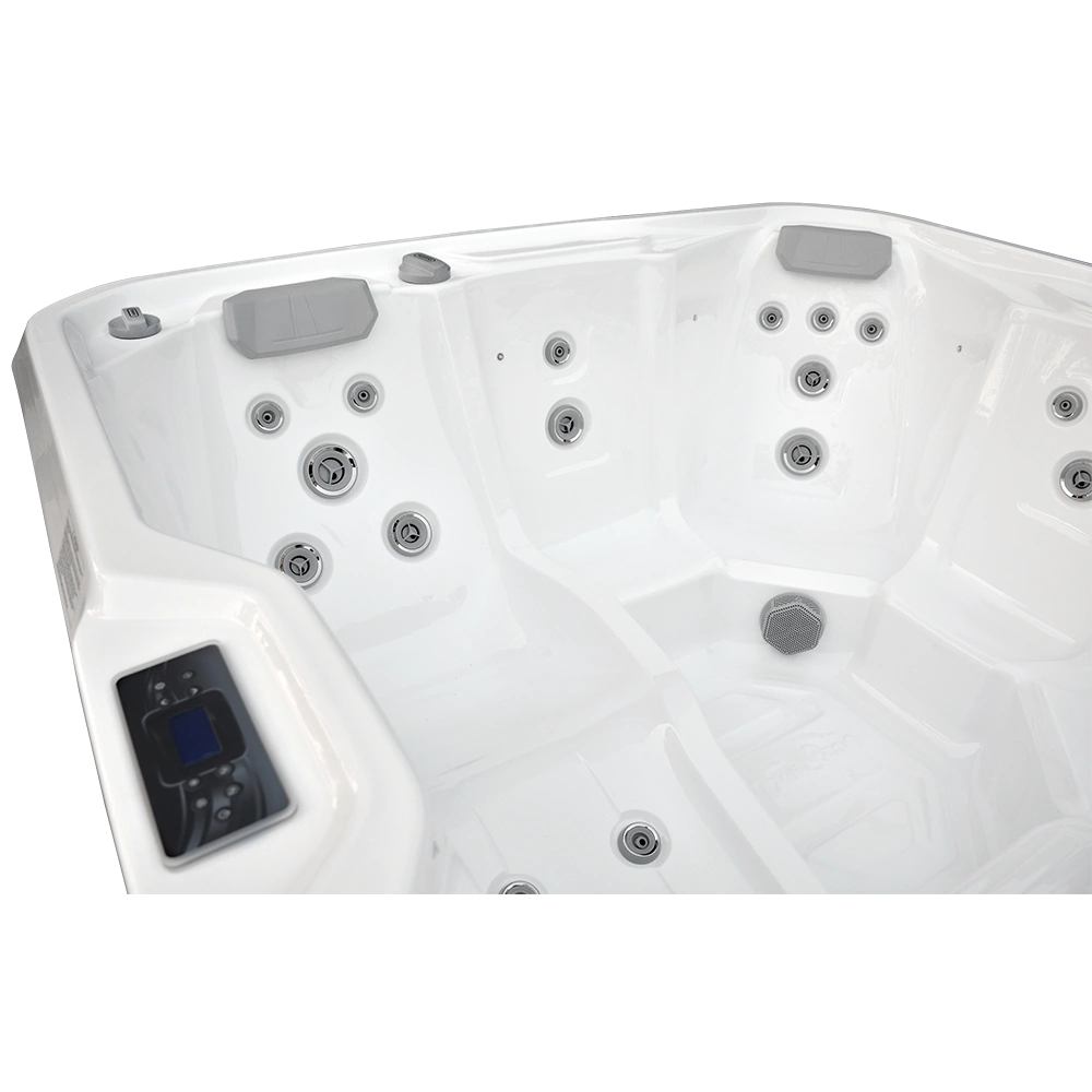 Fun for 6 - Oasis Spas Hot Tub